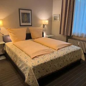 Am Ehrenhof 2*, Düsseldorf Almanya